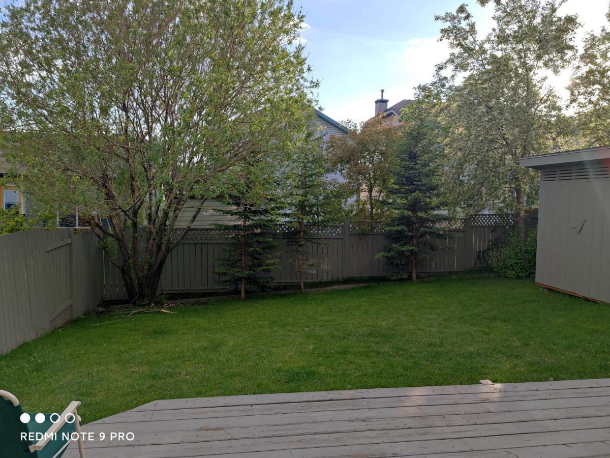 Country house Lovely Calgary