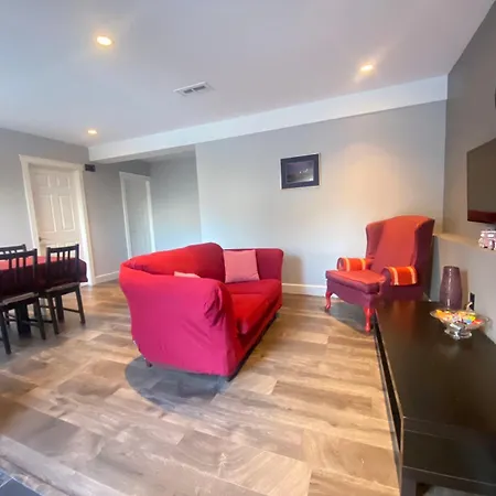 Lovely Home Calgary Extérieur photo